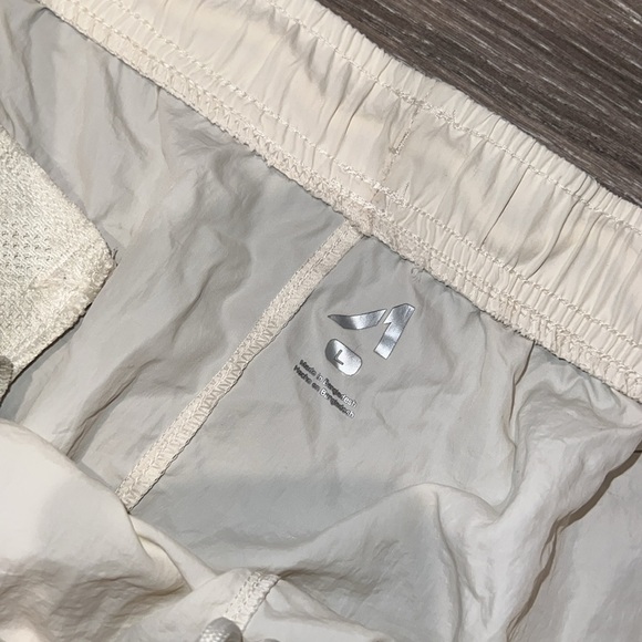 Alive woven shorts. Size L. NWT - Picture 2 of 4